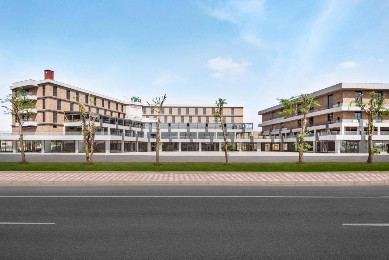 Ramada Plaza By Wyndham Batman Hotel Exterior foto